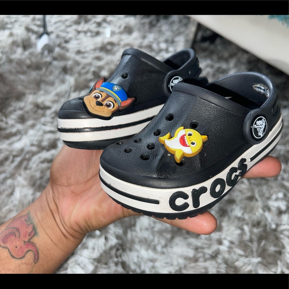 Boy’s Crocs Size 5